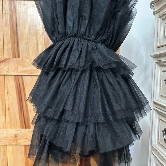 NWOT Elegant Black Strapless Ruffle Tulle Mini
Dress Special Occasion Size M - Picture 6 of 7